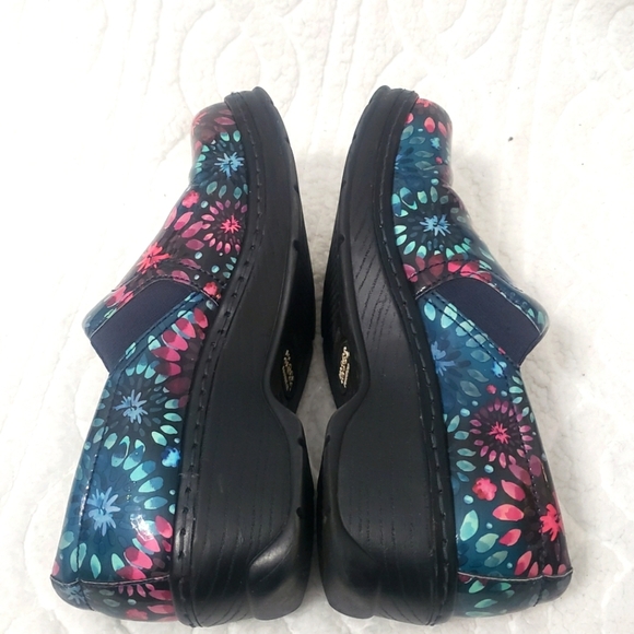 Klogs Footwear Nurse Clogs Floral Multicolor Patterned Leather 9M Slip Resistant - Picture 6 of 8